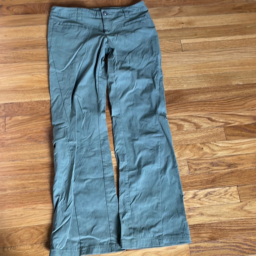 BLACK FRIDAY SALE 50% Off. Athleta hiking pant. Straight leg.